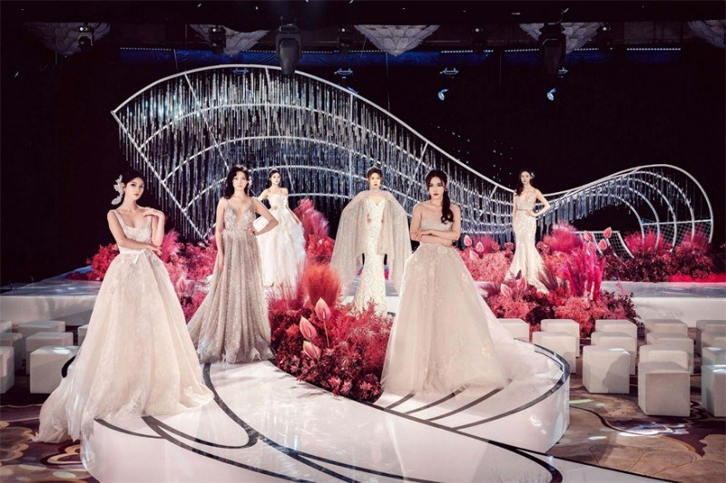 北京金融街丽思卡尔顿酒店倾呈「LIBERT_」2023春季婚礼秀 1