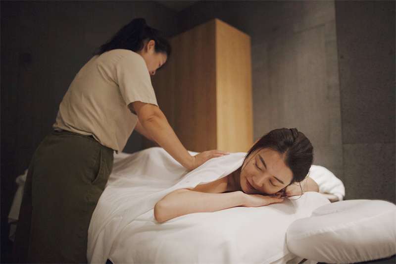 {"ARInfo":{"IsUseAR":false},"Version":"1.0.0","MakeupInfo":{"IsUseMakeup":false},"FaceliftInfo":{"IsChangeEyeLift":false,"IsChangeFacelift":false,"IsChangePostureLift":false,"IsChangeNose":false,"IsChangeFaceChin":false,"IsChangeMouth":false,"IsChangeThinFace":true},"BeautyInfo":{"SwitchMedicatedAcne":false,"IsAIBeauty":false,"IsBrightEyes":false,"IsSharpen":false,"IsOldBeauty":false,"IsReduceBlackEyes":false},"HandlerInfo":{"AppName":2},"FilterInfo":{"IsUseFilter":false}}